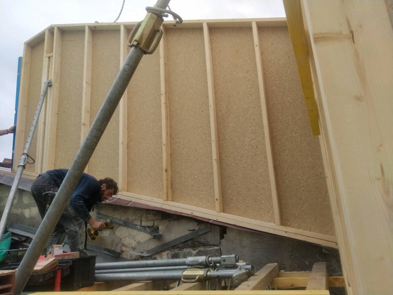 Surélévation d'une échoppe à Bordeaux Nansouty pour gagner des mètres carré supplémentaires.